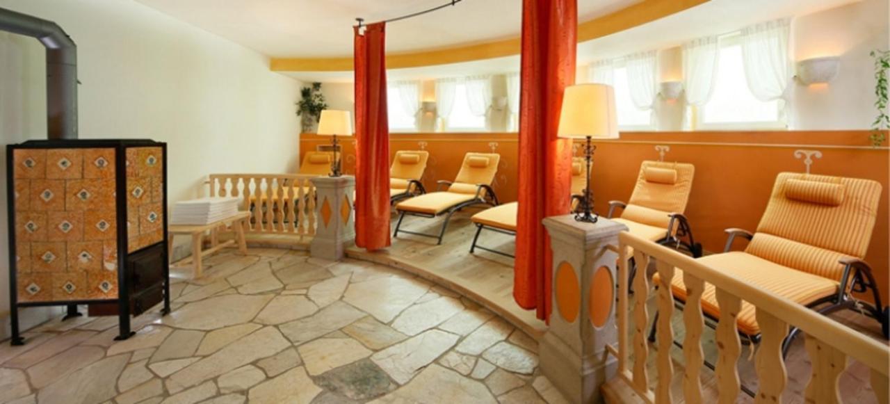 Turmchalet Braies  Exterior photo